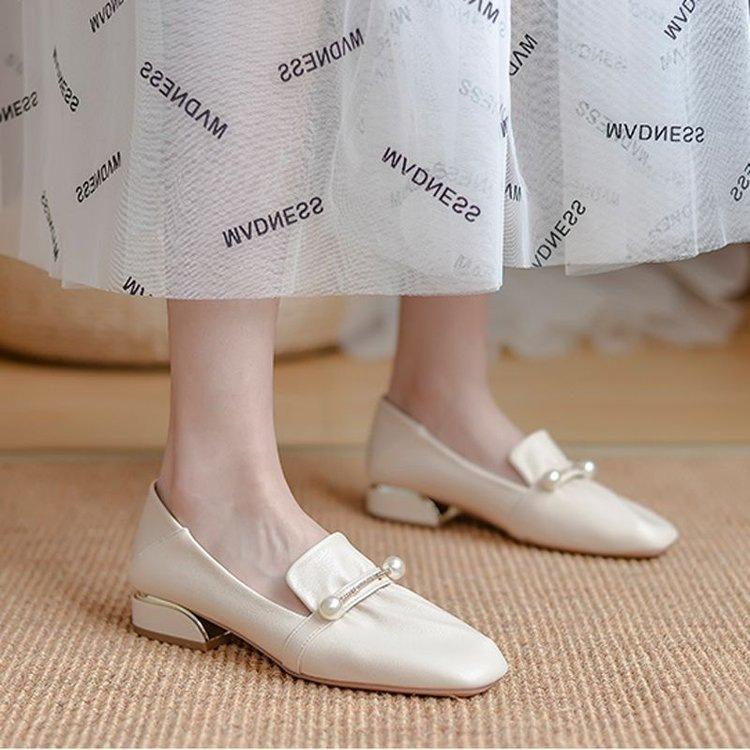 

Medium heel not tired feet Doudou spring new with skirt thick heel soft sole evening breeze single shoes 35