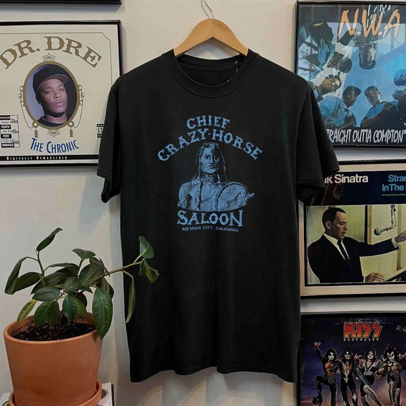 80s Chief Crazy Horse Saloon - Aged T-Shirt Black M 3XL