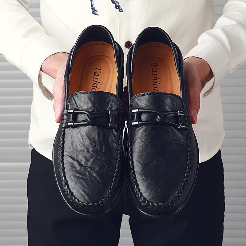 Fashion Hot Sale Men's Slip on Flats Loafers Lightweight Casual Walking Shoes Breathable Driving Shoes Non Slip Soft Sole Male Moccasins