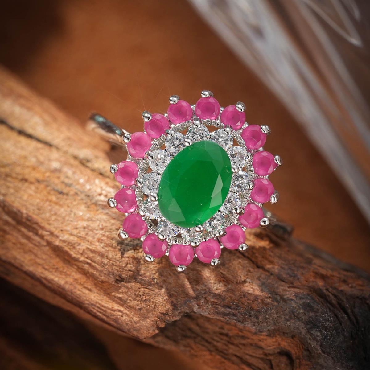 

Vintage Colored Diamond Inlaid Flower Princess Ring - High-End Luxury Design for Women Size 10 красный/зелёный