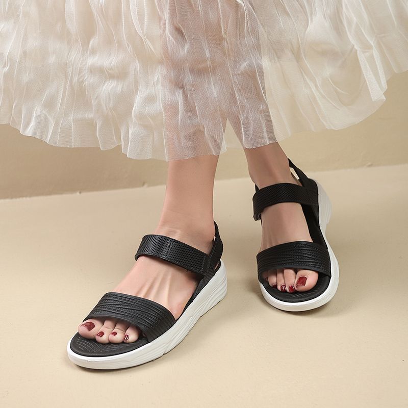 Non-slip beach outer wear versatile casual 2025 new sandals women's summer flat bottom fashion Korean version slippers women's outer wear