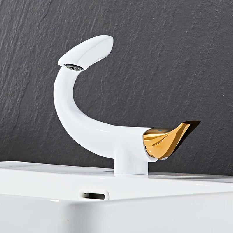Brass Wash Basin Faucet Bathroom Hot and Cold Mixer Basin Tap Single Handle Single Hole Deck Mount torneiras do banheiro