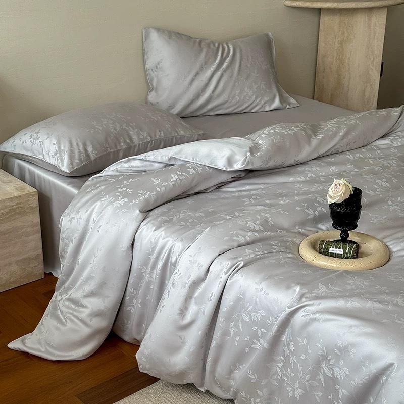 4-Piece Luxury Jacquard Ice Silk Cooling Comforter Set - Elegant Bedding Collection
