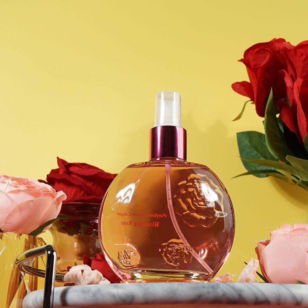 

Rose PIQWKXJG A gentle shower cologne with a natural, lingering scent 150ml