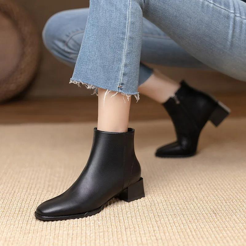 Retro square toe thick heeled short boots for women in autumn and winter 2024, new British style with plush warm Chelsea boots