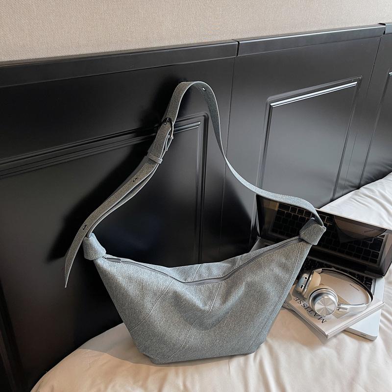 Foreign style Korean version of simple croissant bag shoulder bag 2025 summer niche texture dumpling bag casual personality croissant bag