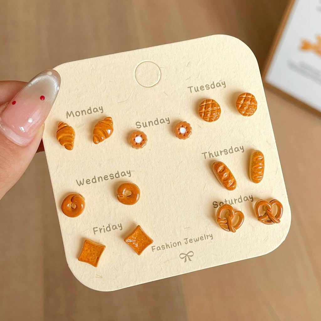 Mini Sterling Silver Cartoon Stud Earrings - Cute Autumn Winter Caramel Bread Design