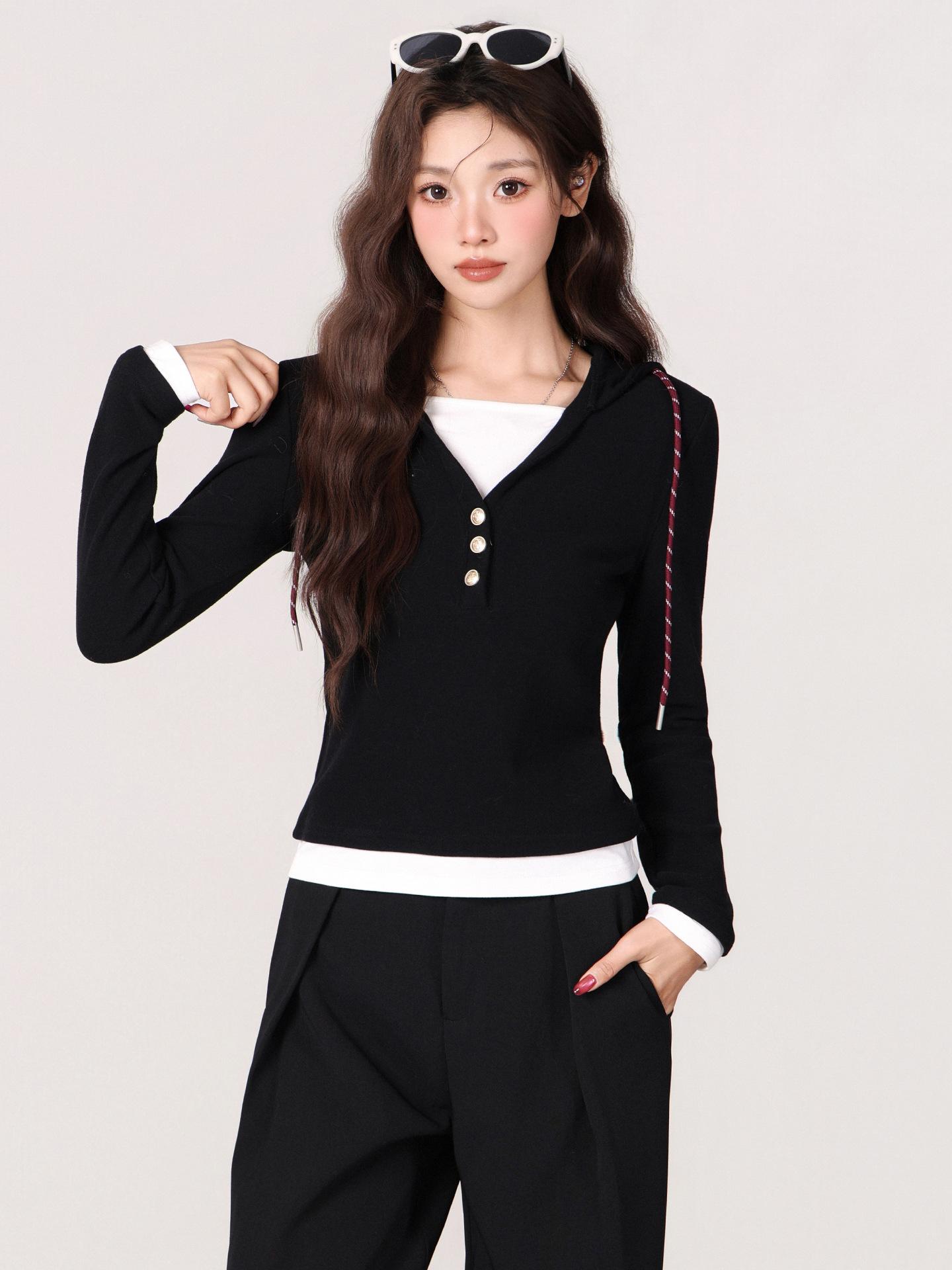 

Contrasting color splicing hooded drawstring fake two-piece long-sleeved T-shirt women s autumn and winter design sense slim-fitting inner top S чёрный