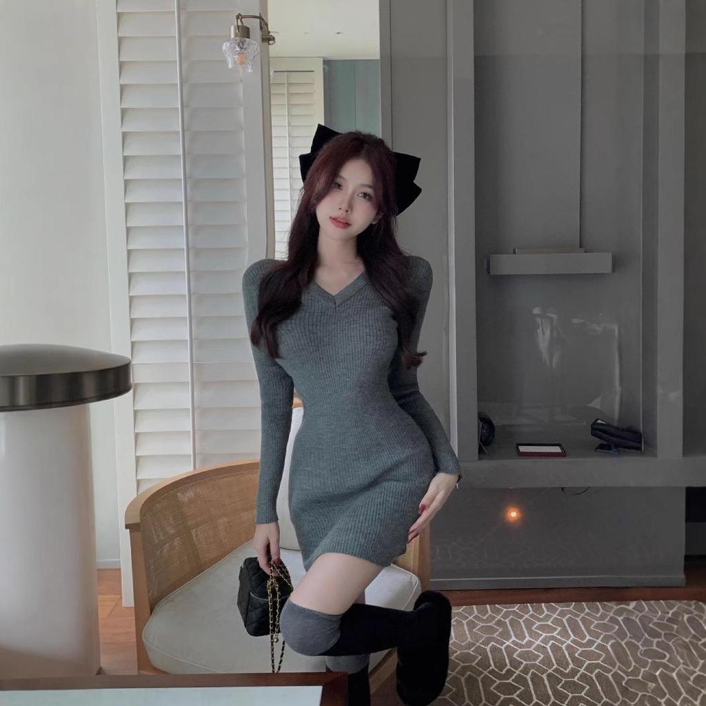 Autumn & Winter V-Neck Knitted Petite Dress - Sweet & Spicy Hip-Hugging Style