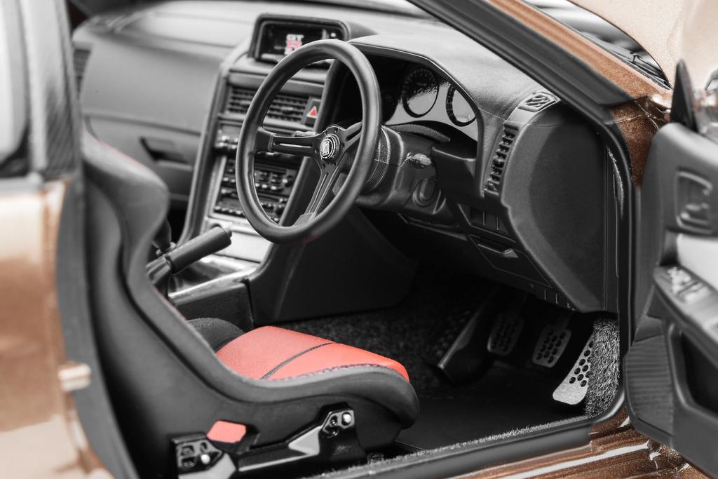 FREESTYLE MOTORHELIX Scale Nissan Skyline CUSTOMIZED VERSION Metal Bronze Finished Product M83414 1/18 GT-R (R34)