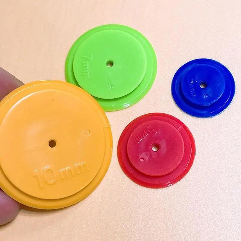 4 ks DIY Patchworkové skenovacie koliesko Krajčírske šijacie nástroje Príslušenstvo Skenovacie krúžok na líniu Okrúhle diely na švy Patchworková ekvidistantná pravítko 4pcs