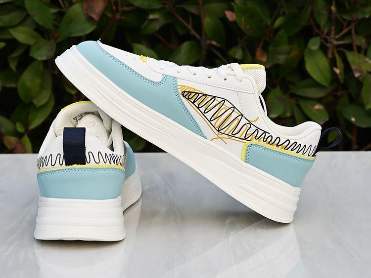 22 Spring New Soft-soled Student Leather Waterproof Sports and Casual Shoes Co-branded Board Shoes