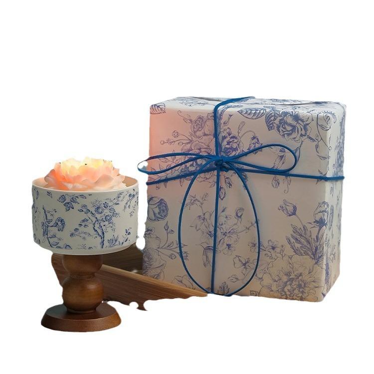Camellia Aromatherapy Candle Gift Box Birthday Gift for Girls Niche Bedroom Home Long-lasting Blue and White Porcelain Packaging
