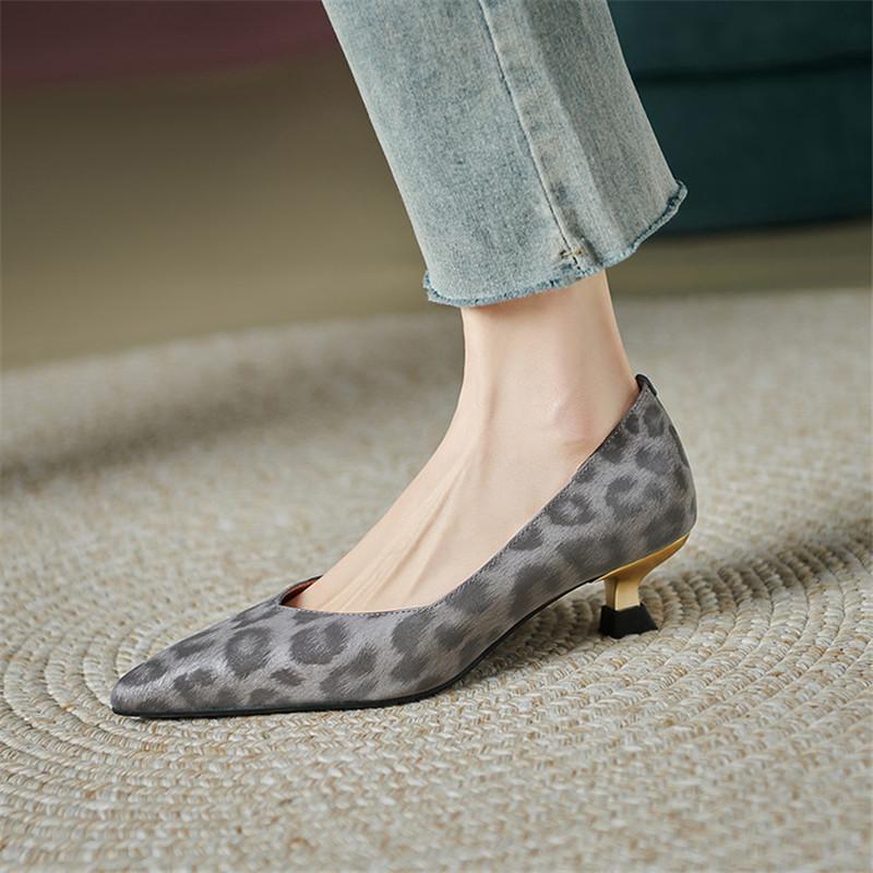 Móda Nové Jaro/léto Pravá Kůže Mělké Boty pro Ženy Módní Retro Leopardí Vzor Špičatá Špička Dámské Lodičky Střední Podpatek Stříbrné