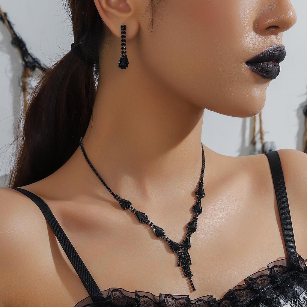 Black High-end Butterfly-shaped Long Fringed Necklace Earrings Set, High-end Sense Necklace Earrings Two-piece Set