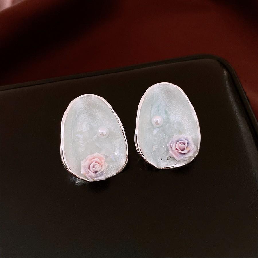 Medieval Silver Needle with Diamonds, Dripping Oil, Flower Pearl Earrings, Temperament, Court Style Stud Earrings, Light Luxury and High-end Earrings.