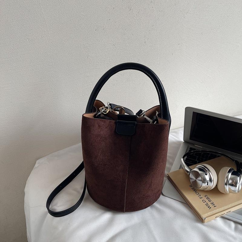 Premium Retro Small Bag Women's New Versatile Messenger Bag Fashionable Portable Bucket Bag
