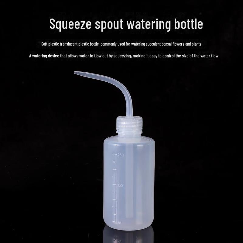 Konev s dlouhou výlevkou pro pokojové rostliny