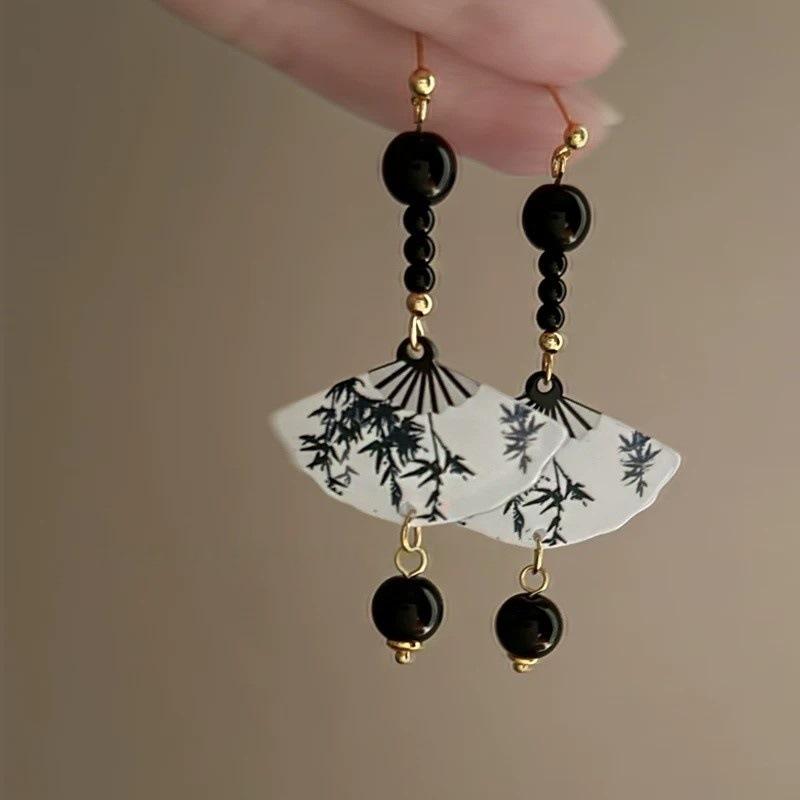 Retro cold fan stud earrings light luxury design temperament earrings new Chinese style antique fringed earrings чёрный