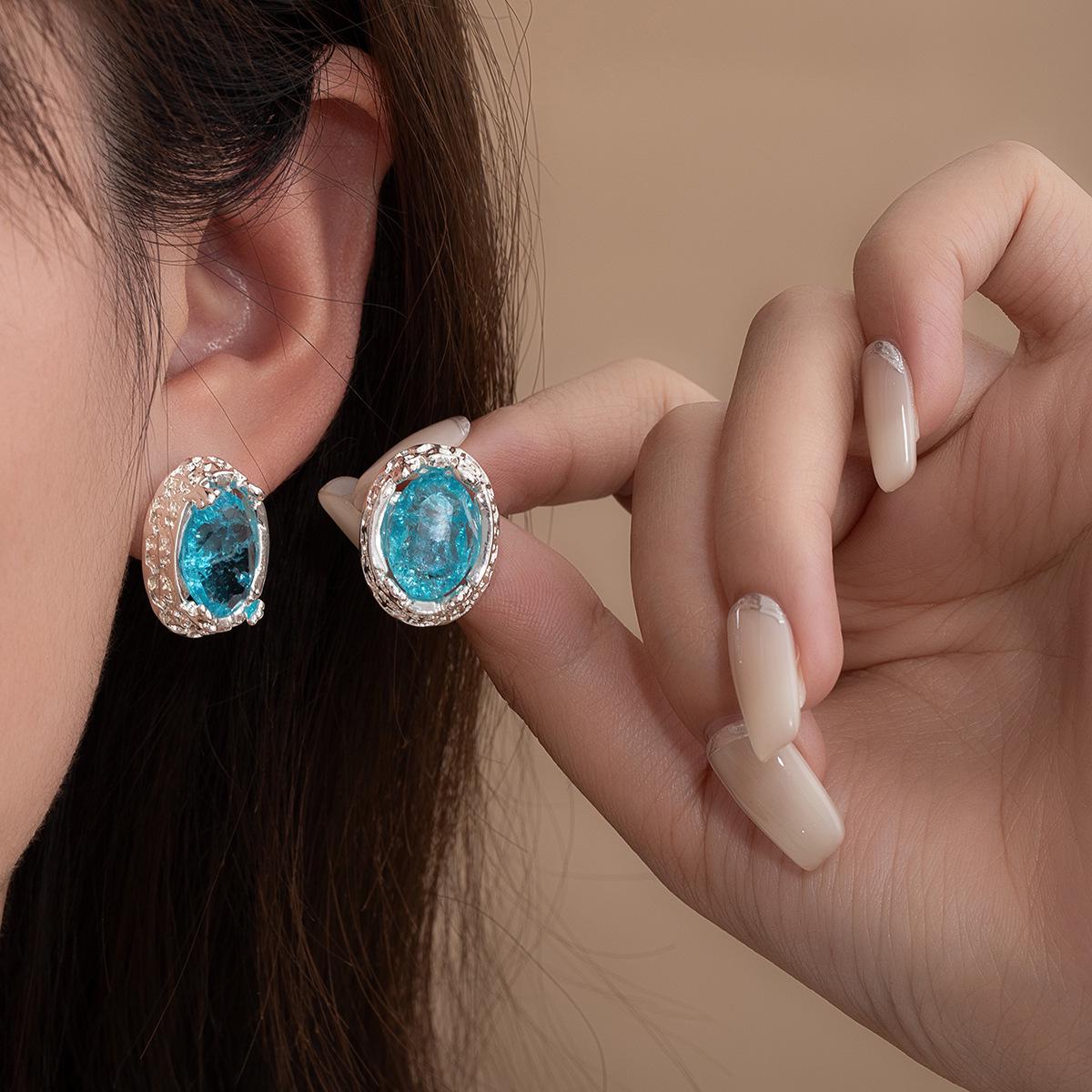 Silver Needle Elegant Retro Ice Blue Zirconia Earrings