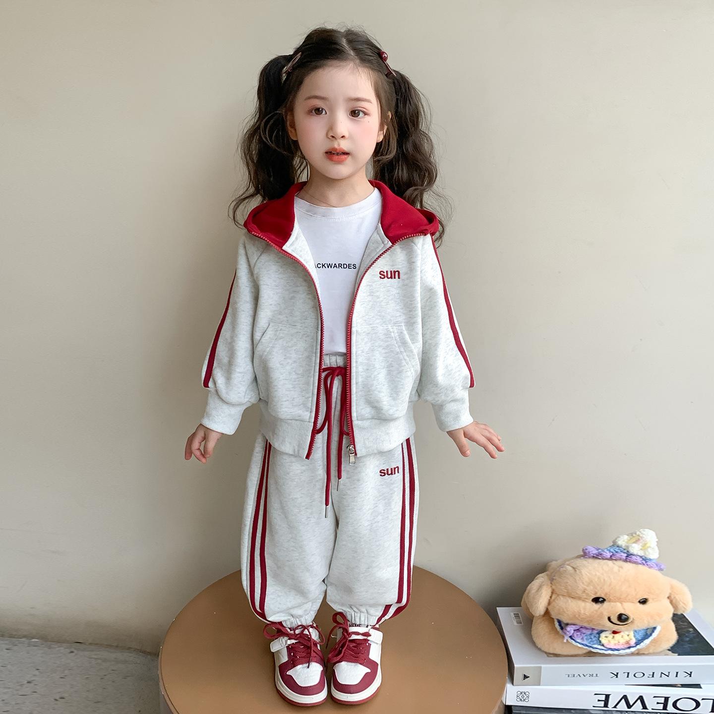 

2025 Trendy Girls Autumn & Spring Outfit: Korean Style Coat & Sweatpants Set 110cm