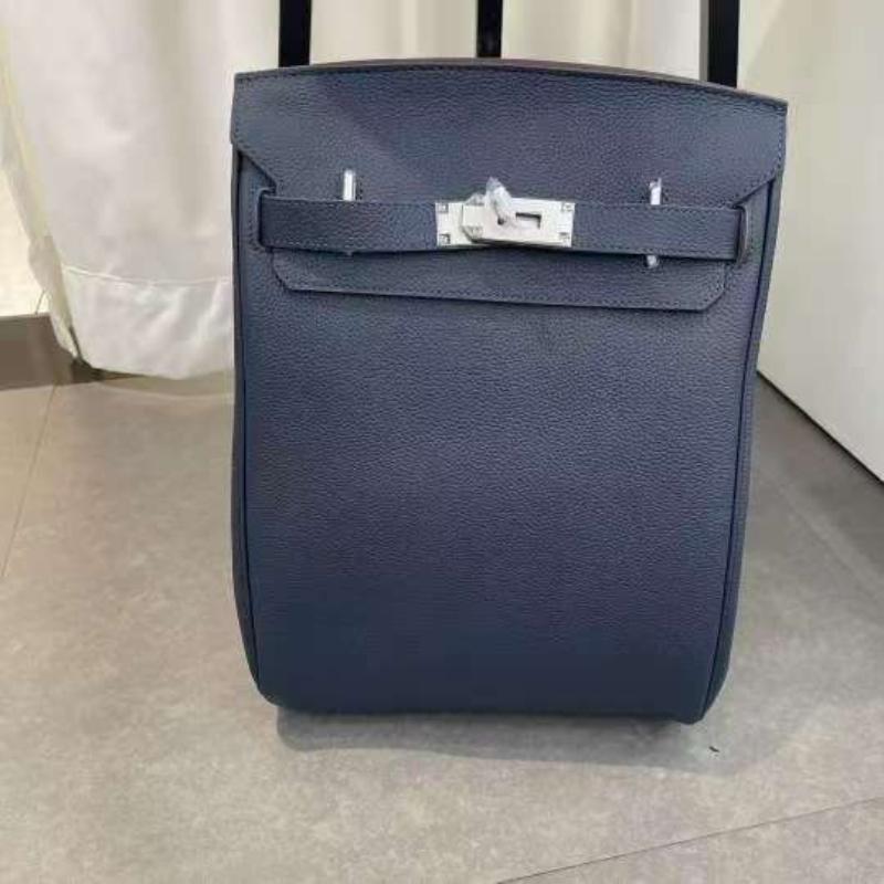 

2025 Новый унисекс верхний слой коровьей кожи нагрудная сумка сумка на плечо натуральная кожа рюкзак с замком подвесное украшение 26x10x36CM+silver buckle