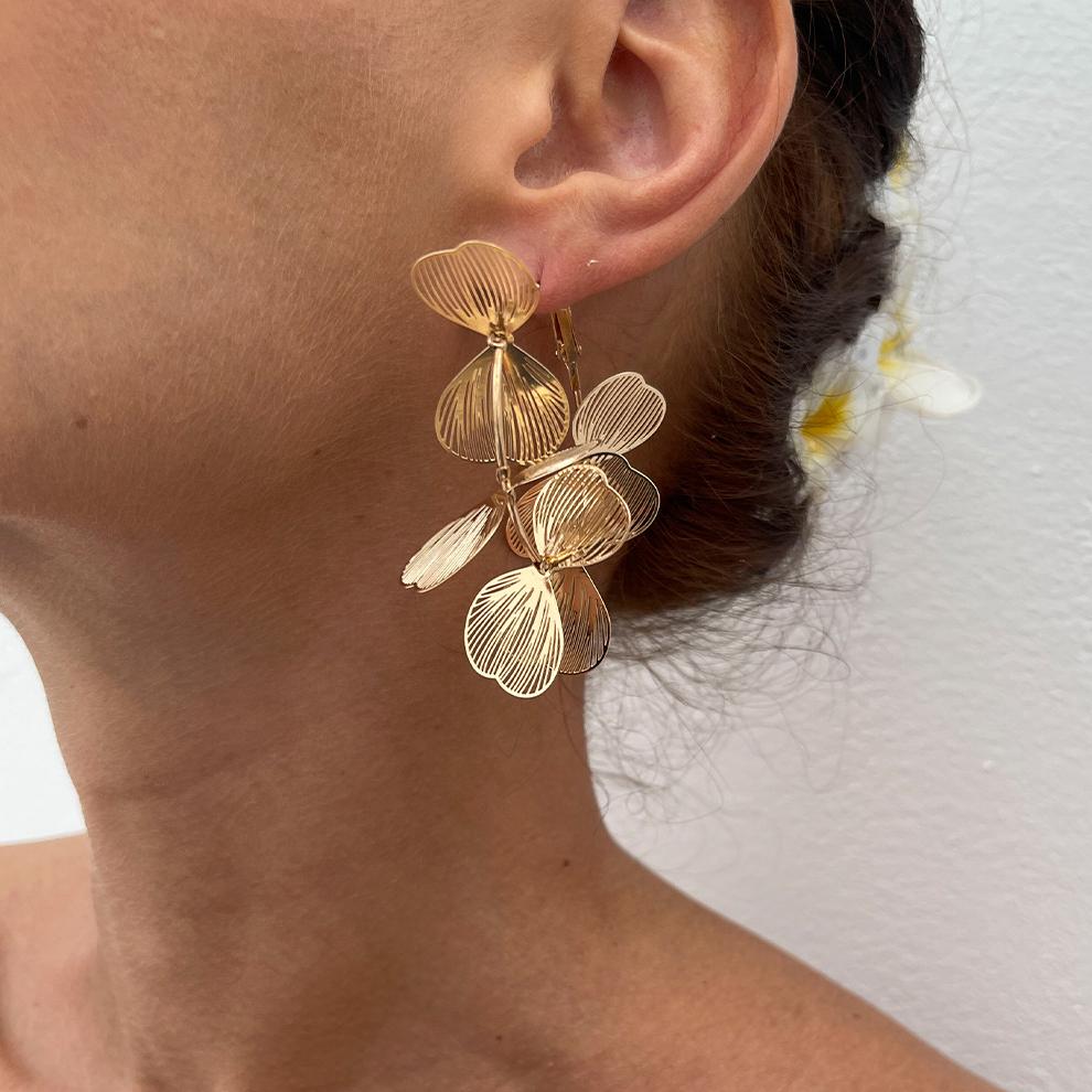 

Ingemark Creative Hollow Petal Flower Hoop Earrings for Women 2026 New Fashion Boho Circle Piercing Earrings Wed Jewelry Gift