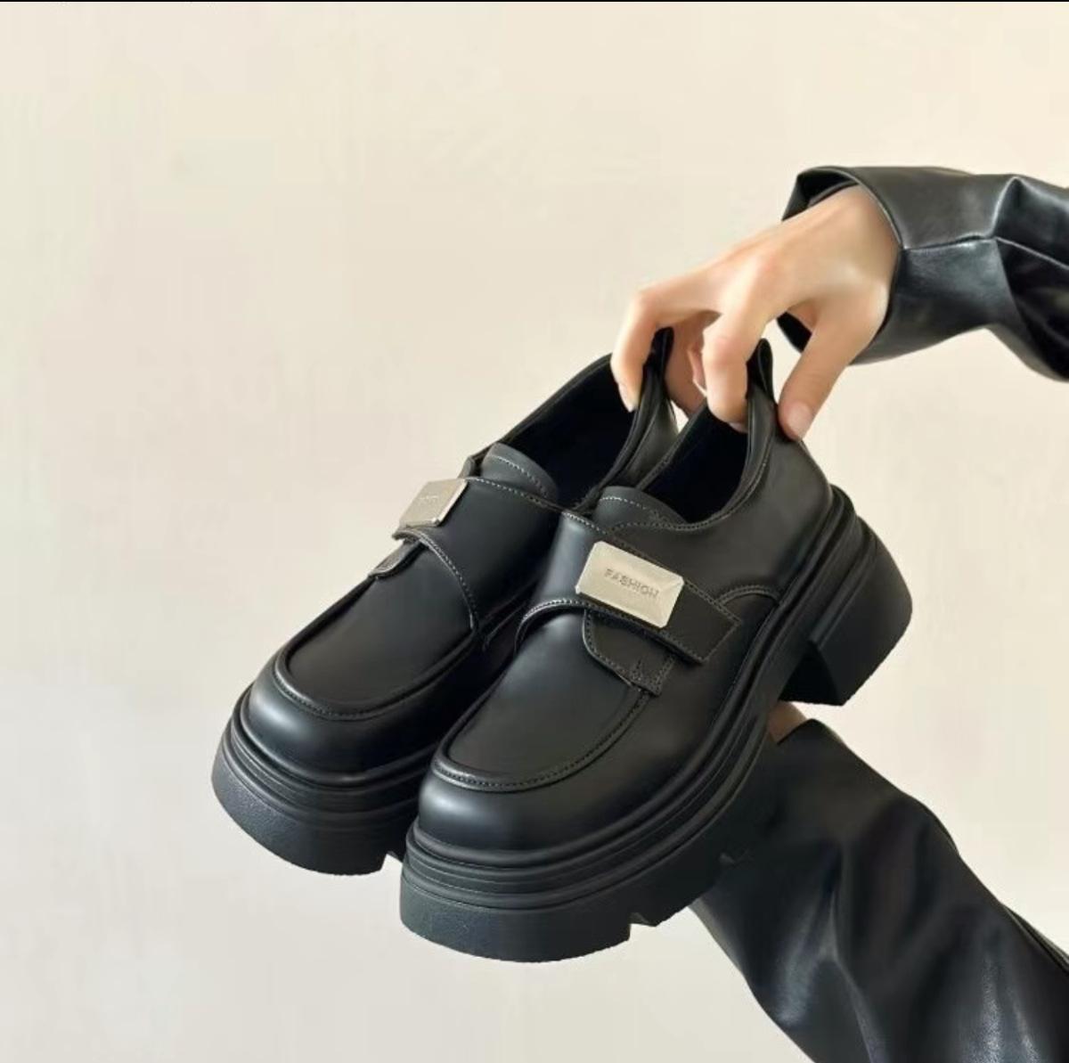 

женские туфли-лоферы на платформе тренд ретро обувь для женщин британский стиль дизайнерская металлическая пряжка толстая подошва кожаная обувь zapatos mujer 35