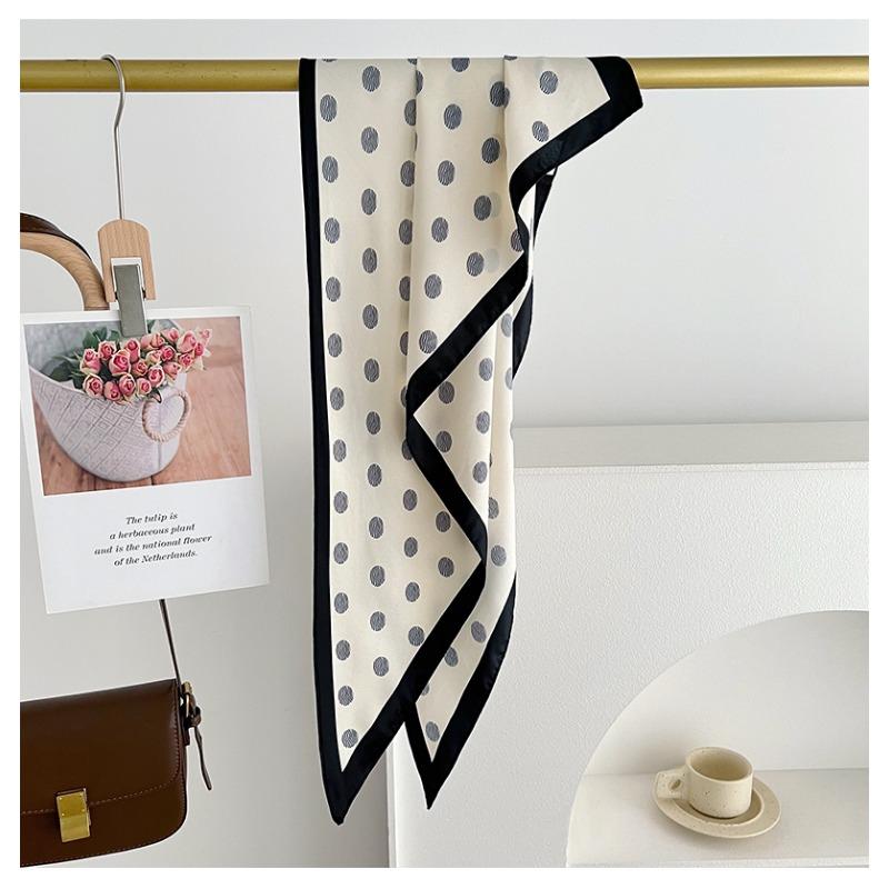 Classic Polka Dot Triangle Scarf Women Spring Summer Versatile Decorative Fashion Scarf