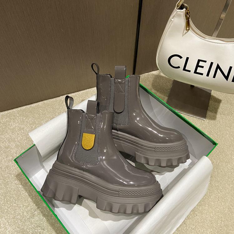 

Lisapie Новые осенне-зимние ботинки «челси», теплая женская обувь, ботинки «мартенки» из лакированной кожи с толстой подошвой, женские короткие сапоги