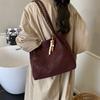 Large Capacity Bag Women's New High-end Retro Shoulder Bag Autumn and Winter Fashion Commute