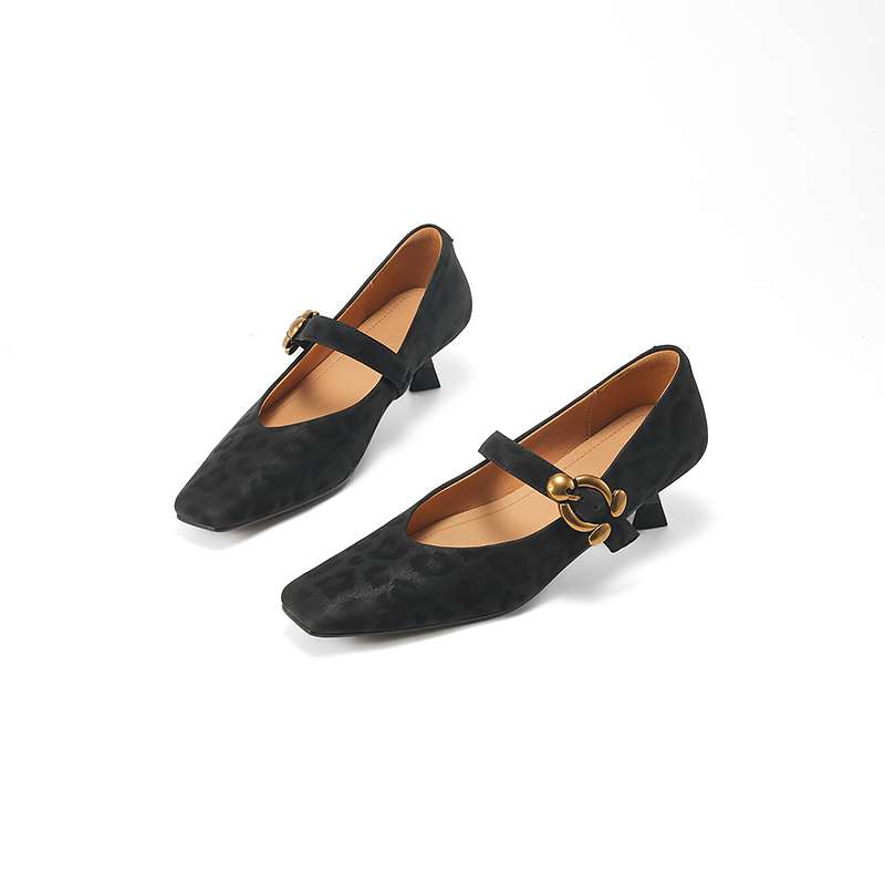 

Krazing Pot Овечья кожа Лето Весна Осень Шпильки Средний каблук леопардовый Женские квадратный носок Металлические украшения Неглубокие туфли-лодочки 40 чёрный