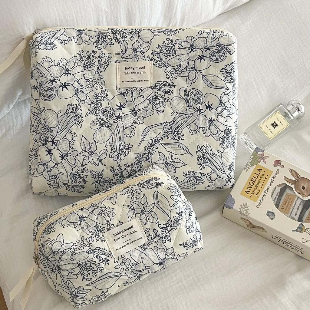 Tea Break Jungle Makeup Bag With Cotton Material And Large Capacity For Travel And Daily Use