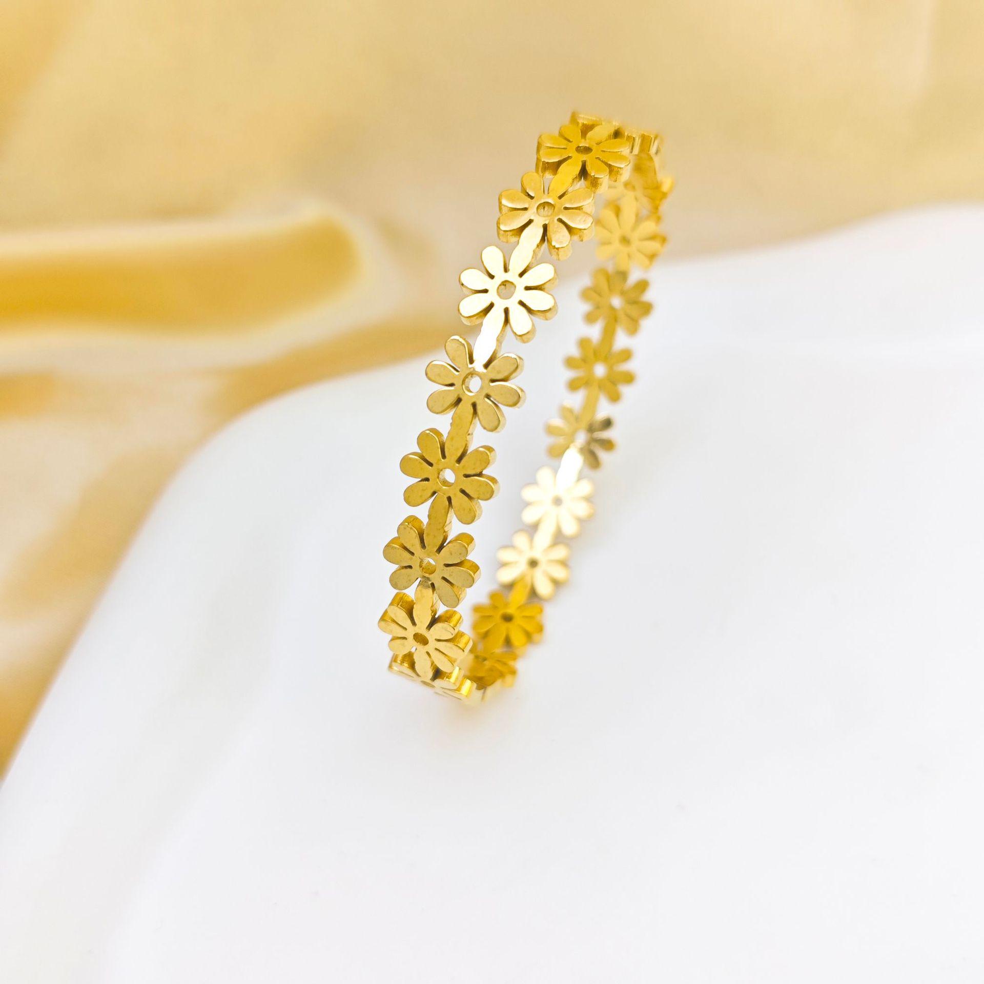 

Daisy Titanium Stainless Steel Bracelet - Minimalist Luxury Design