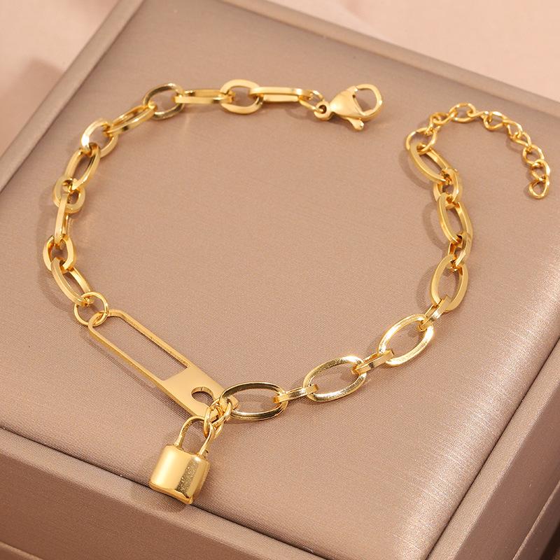 Popular bracelet, titanium steel does not fade, love zircon bracelet, high-end female light luxury niche bracelet, bracelet.