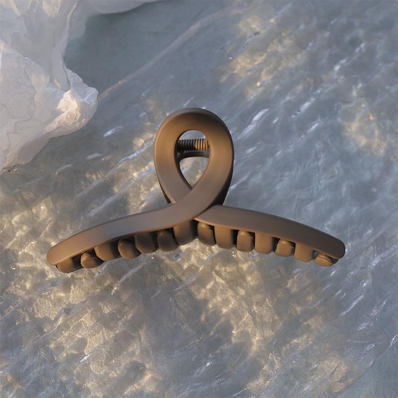 Extra Large 15cm Shark Hair Clip for Women's Headwear - Premium Claw Accessory
