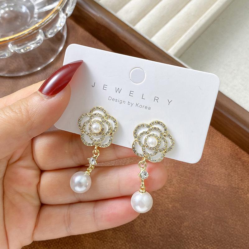 Mingqing Fashion S925 Silver Temperament Stud Earrings