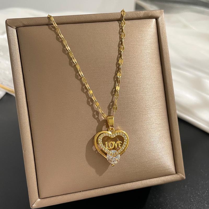 **Lively Women's Necklace: Titanium Steel & Gold-Plated Copper Clavicle Chain**