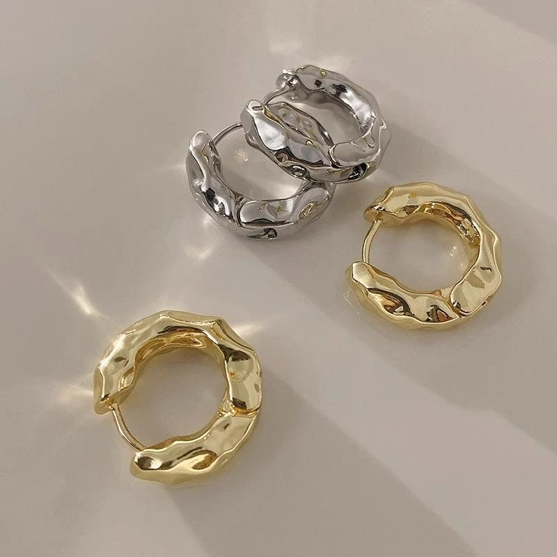 Irregular Pleated Lava Earrings for Women Retro French Earrings Design Simple Temperament Senior Fashion Luxury Jewelry Gift