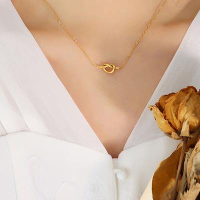 Hong Kong Style Niche Sweetheart Knotted Heart-Shaped Love Pendant Necklace Women'S Titanium Steel Plated 18K Gold Popular Collarbone Chain