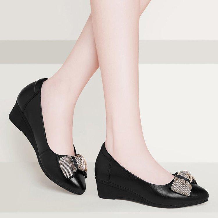 Soft leather mother shoes flat wedge heel non-slip women's shoes 2025 autumn new shallow casual bow women's single shoes