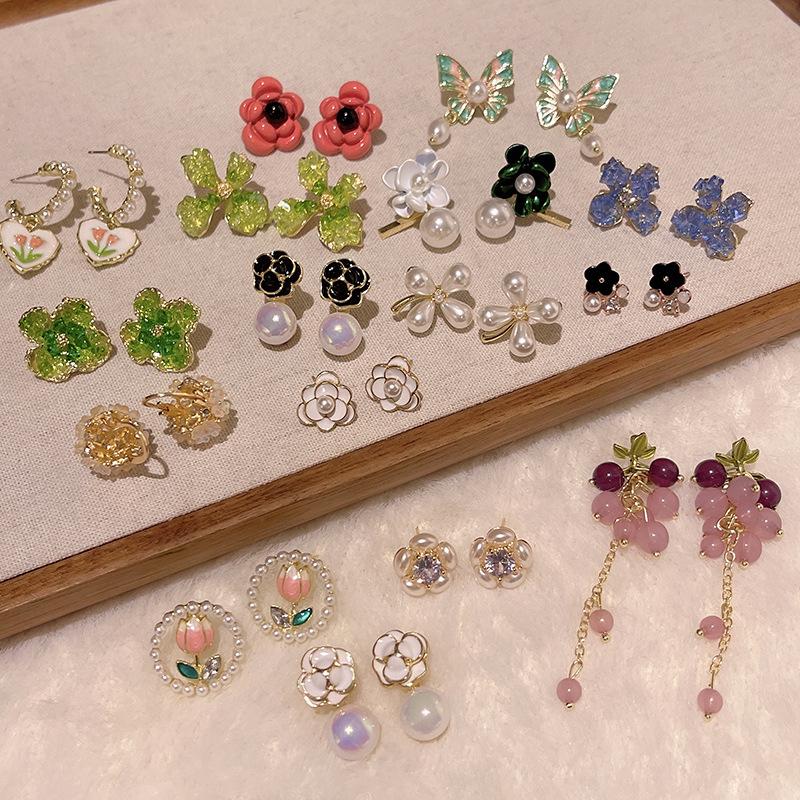 S925 Silver Needle Small Fresh Versatile Flower Stud Earrings Women's Light Luxury Niche Premium Pearl Earrings