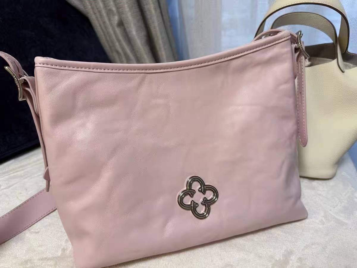 

Pleated Leather Pine Wave Hobo Shoulder Bag, Women s Crossbody Tote for Commuting 29*12*24 cm