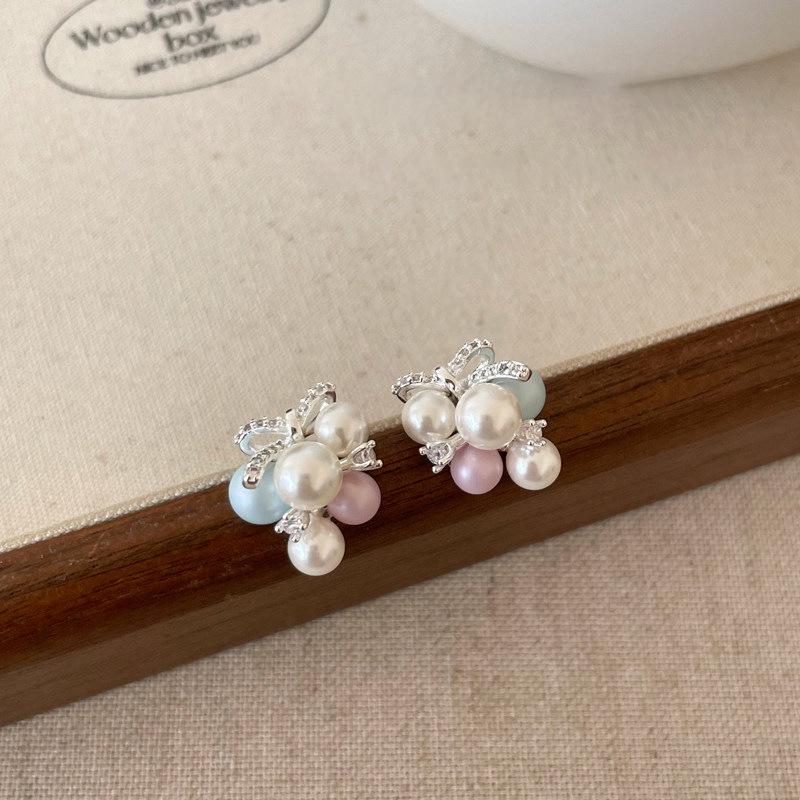 Women's Exquisite Pearl Bow Grape Stud Earrings - High-End 2026 Style