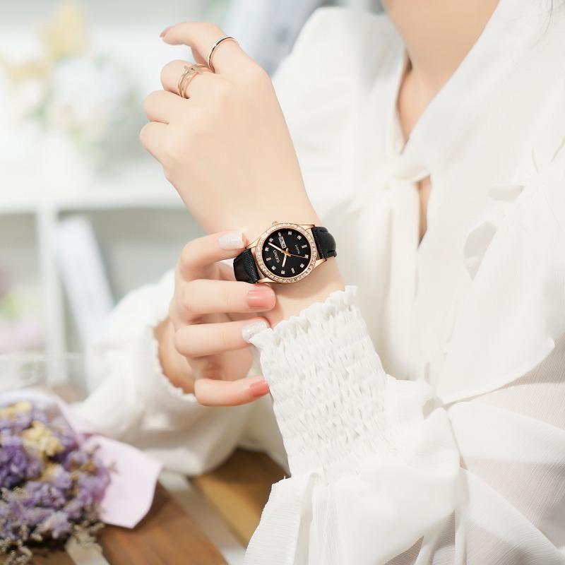 Alloy Women's Faux Leather Watch Double Calendar Student Quartz Watch