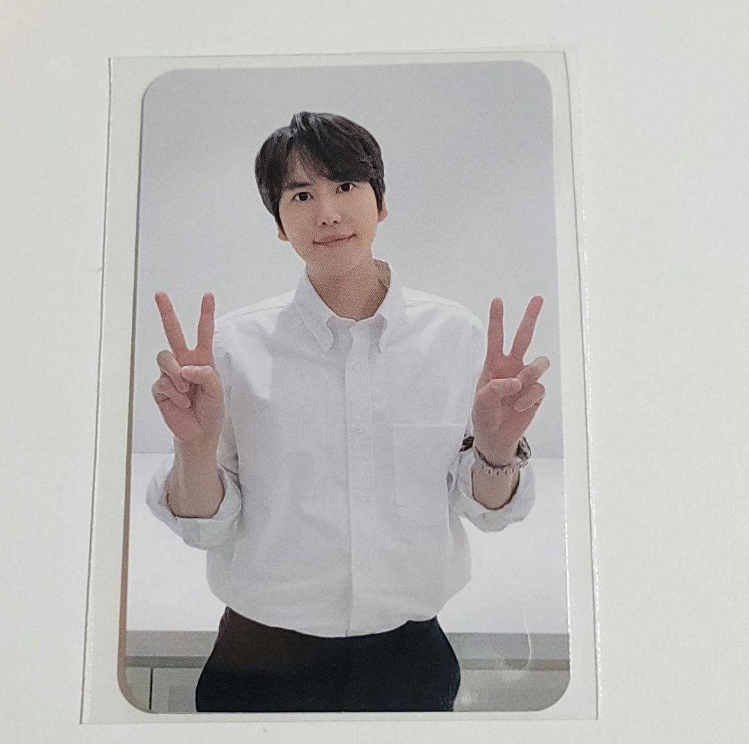 

[ИСПОЛЬЗОВАННАЯ] Карточка коллекционная SUPER JUNIOR Kyuhyun FC Limited 10th Anniversary