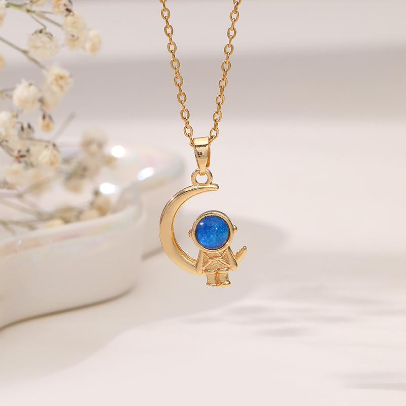 Titanium Steel Non-fading Necklace - European & American Style, Light Luxury, Versatile Korean Fashion, Perfect for Women and Girlfriend Gifts.