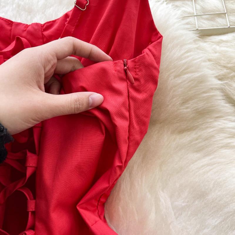 Letní dámské šaty s ramínky bez ramínek a šaty pro horkou holku