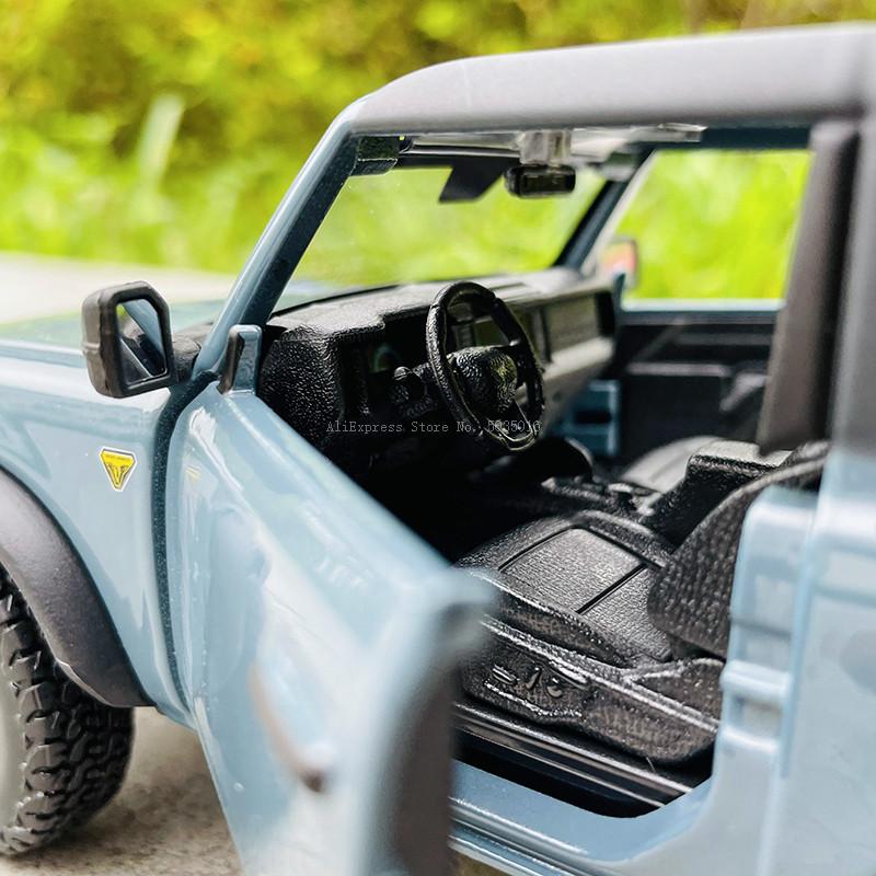 AJL1 Maisto 1:24 Newly launch 2021 Ford Bronco Badlands alloy car model handicraft decoration collection toy tool gift die-casting