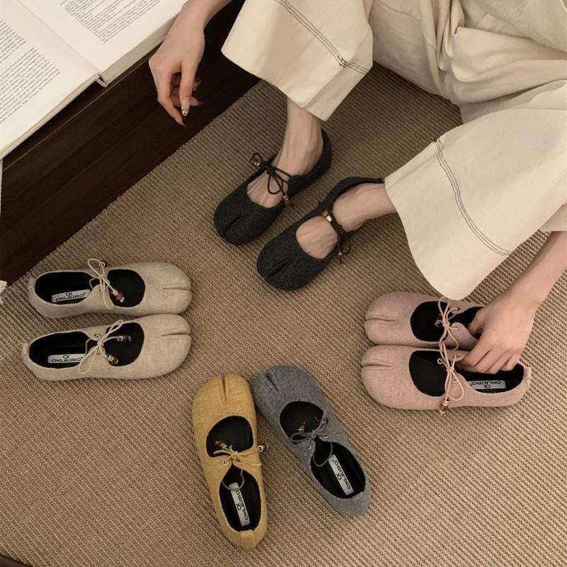 Retro Gray Split-toed Pig's Trotters Women's 2025 Spring and Autumn New Shallow Mouth Design Single Shoes Fashion Mary Jane Shoes